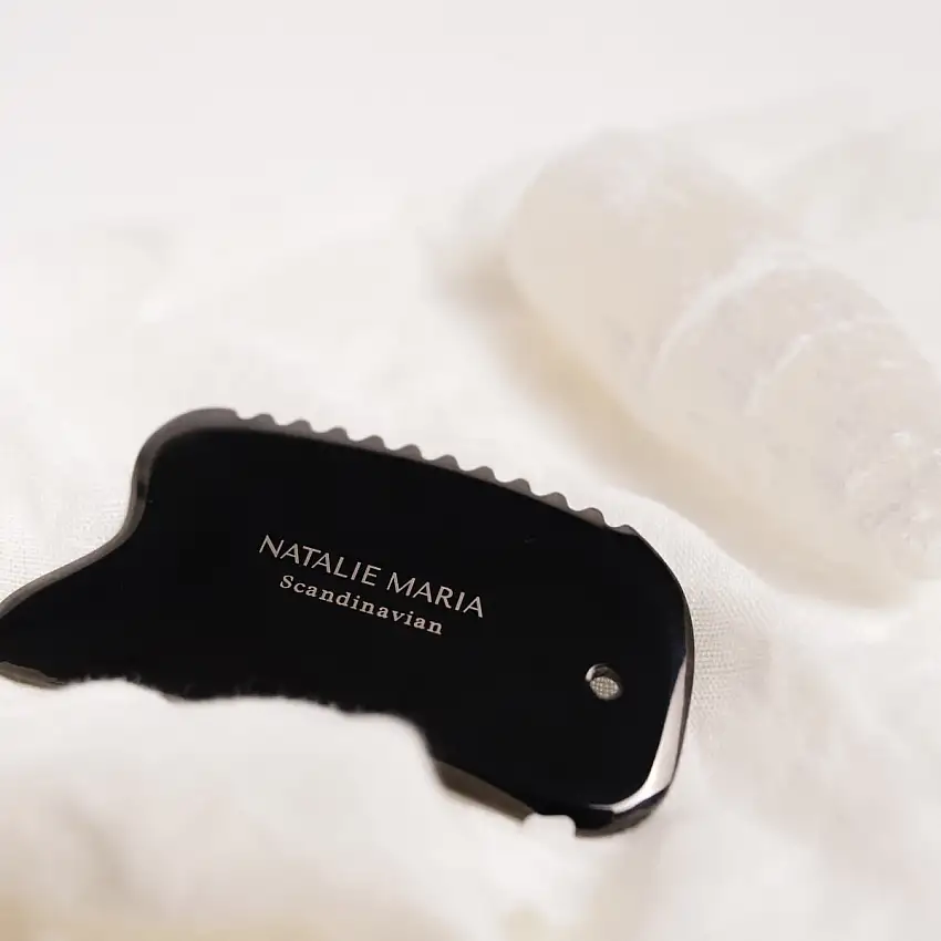 Natalie Maria Scandinavian - PRO Renew Guasha - Messing